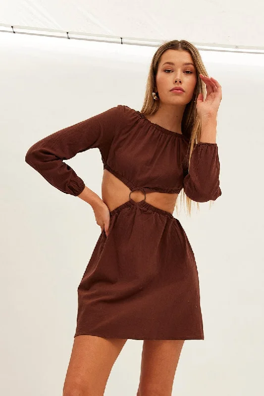 Perfect fashion pieces for the busy woman   Brown Ring Detail Linen Dress