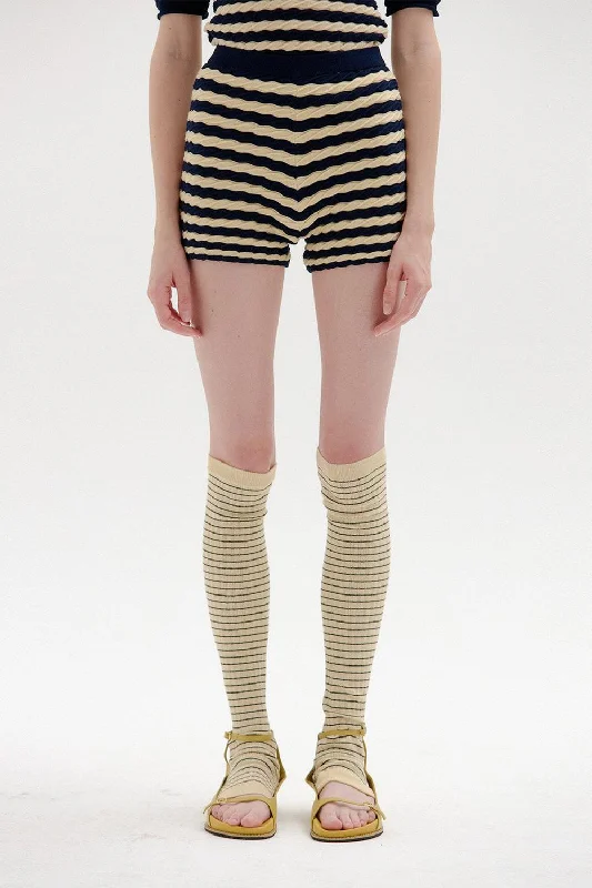 High-quality women’s wear for everyday elegance   Sies Textured Knit Shorts In Beige/navy Stripe