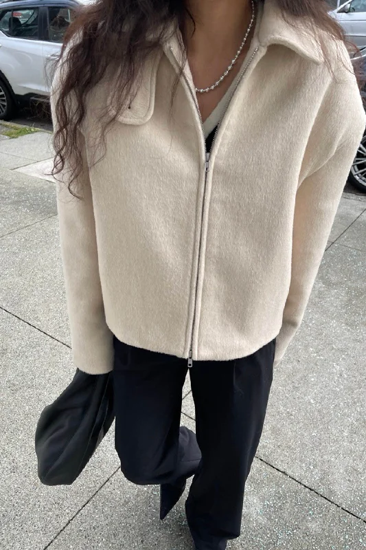 Women’s clothing that combines comfort and style   BOXY WOOL BLEND JACKET